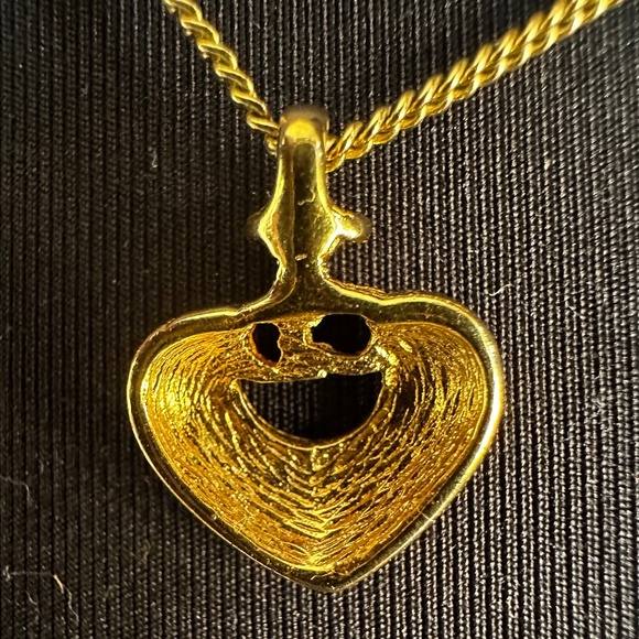 Christian Dior CD in Necklace: in Heart with Rhinestone - Picture 6 of 14